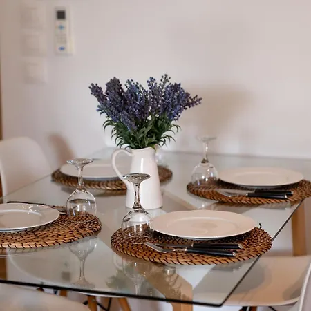 Riviera 1Br - 8 Min Niarchos Snfcc By Twentytwo-3